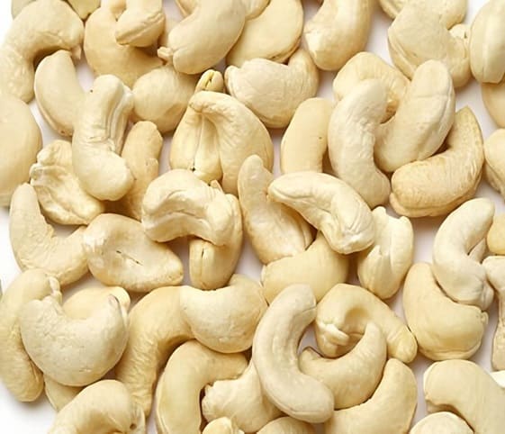 Cashew nut/Cashew A close-up of cashew nuts.