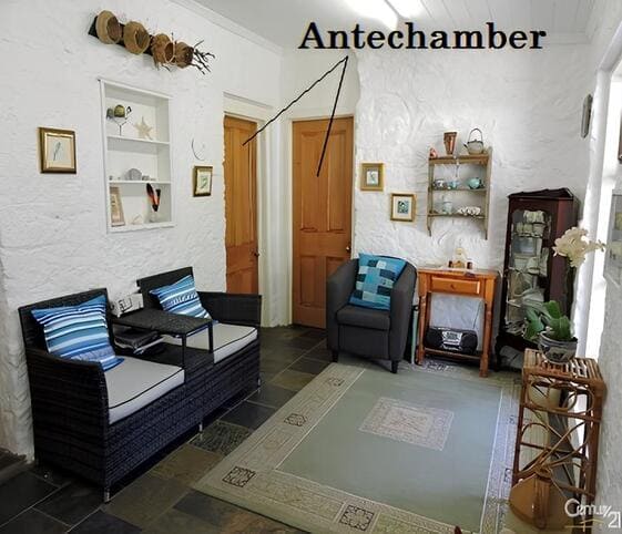 Antechamber Antechamber